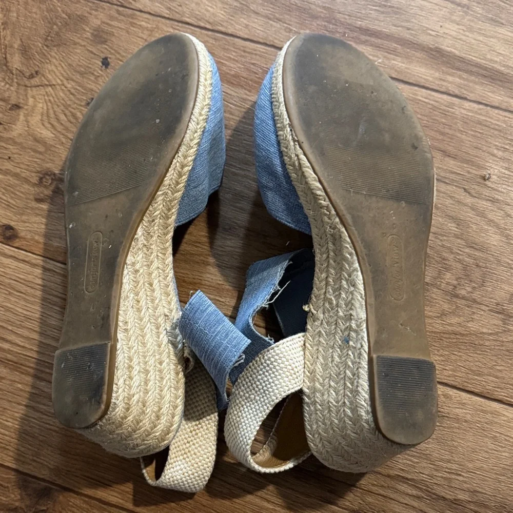 comfortview Gray and Tan Wedge Espadrille Sandals
